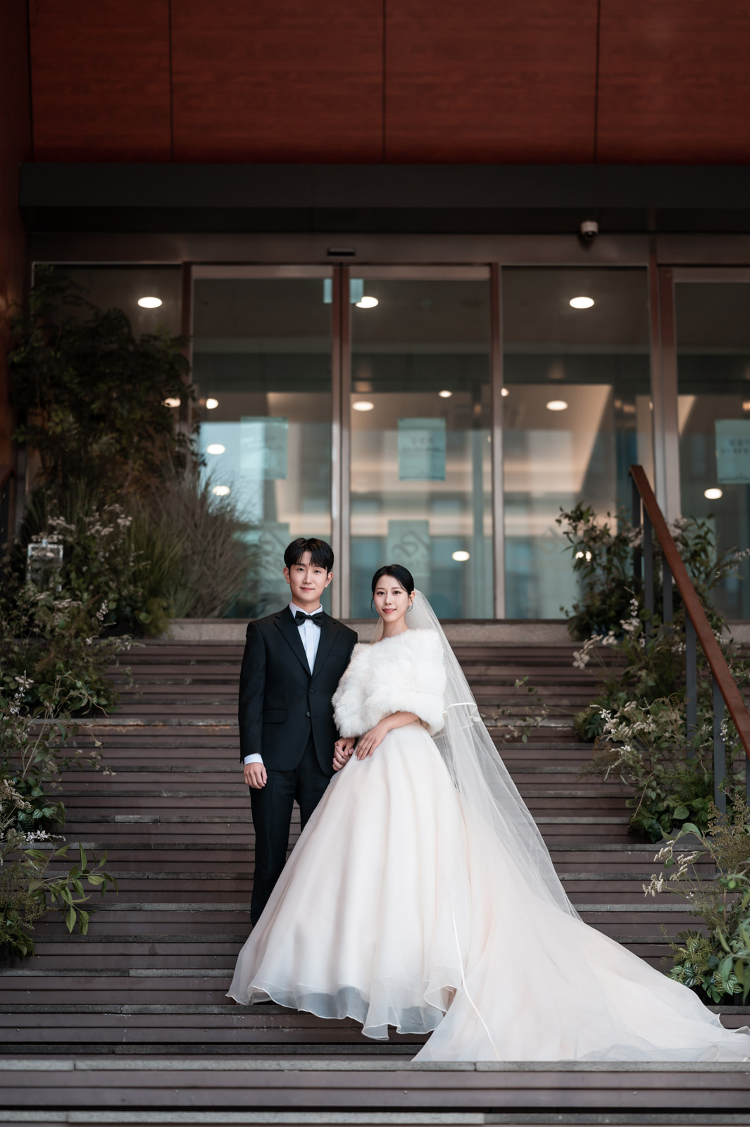 합정 웨딩시그니처 본식스냅 야외계단씬