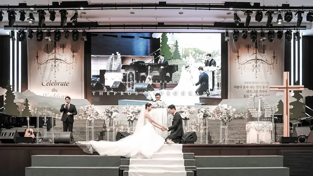 교회결혼식에서 진행된 채플예식